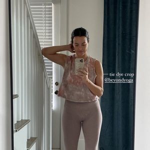 BEYOND YOGA TIE DYE CROP